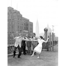 Пазл Танцующие подростки,1950г. размеры до 60×90см, 1536эл.