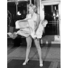Пазл Мерлин Монро удерживающая платье. размеры до 60×90см, 1536эл.