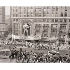Пазл Театр Парамаунт с фигурой Элвиса Пресли,1956г. размеры до 60×90см, 1536эл.