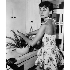 Пазл Одри Хёпбёрн на кухне,1954г. размеры до 60×90см, 1536эл.