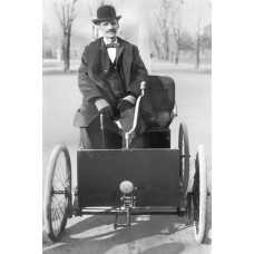  Генри Форд в своём автомобиле,1896г.