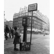 Пазл Французский мальчишка на остановке такси. размеры до 60×90см, 1536эл.