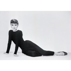 Пазл Одри Хепберн позирующая для рекламы фильма<Сабрина>. размеры до 60×90см, 1536эл.